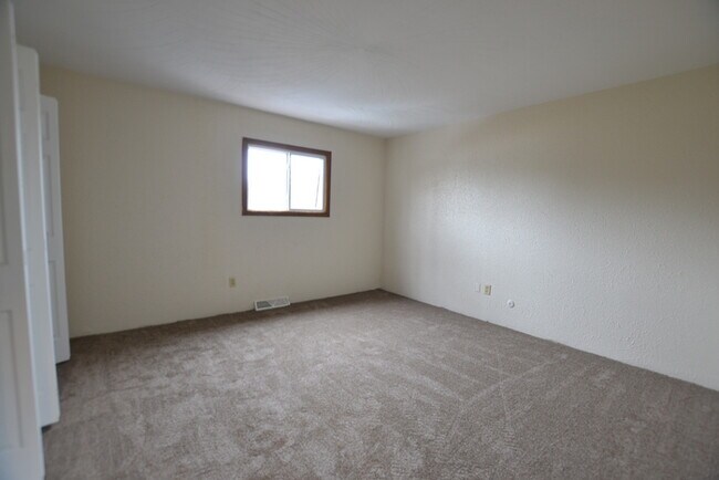 Foto del edificio - 626 Meadowood Ln
