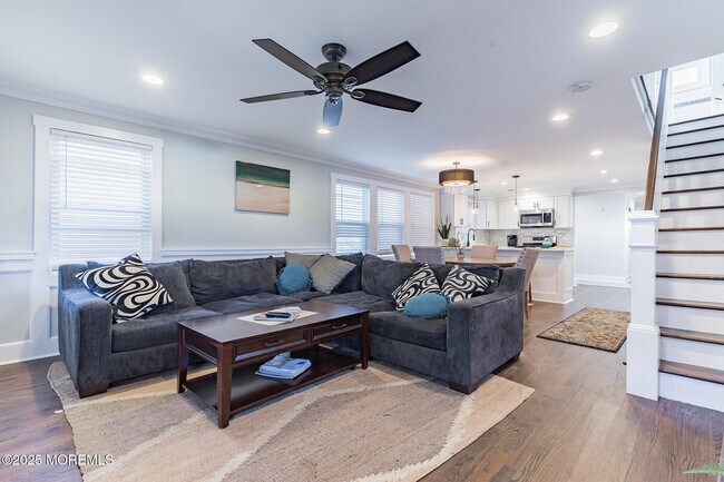 Foto del edificio - 605 Monmouth Ave