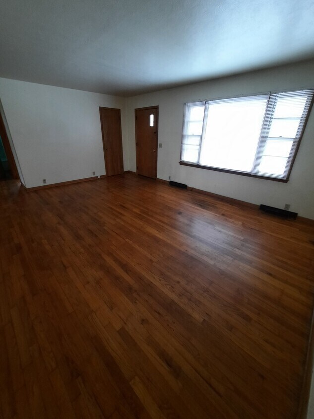 672 S 2nd St, Salina, KS 67401 Townhome Rentals in Salina KS