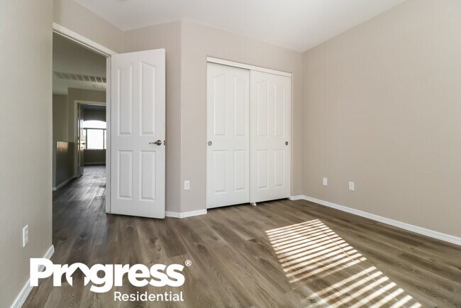 Building Photo - 3215 E Kristal Way