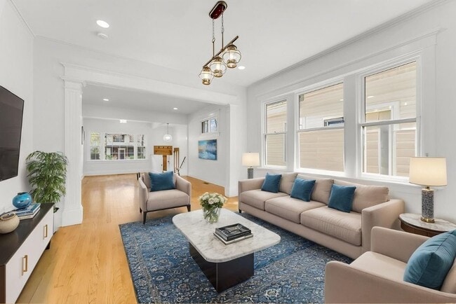 Foto del edificio - 12738 Elm St