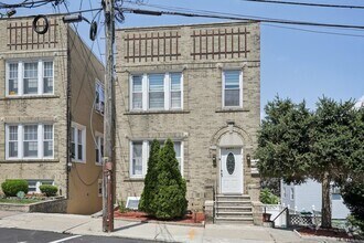 Building Photo - 9021 Smith Ave