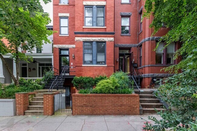 Building Photo - 1433 R St NW