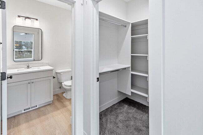 Master bathroom with walk in closet - 642 S 100 W