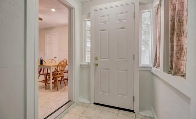 Photo - 521 W Acres St House