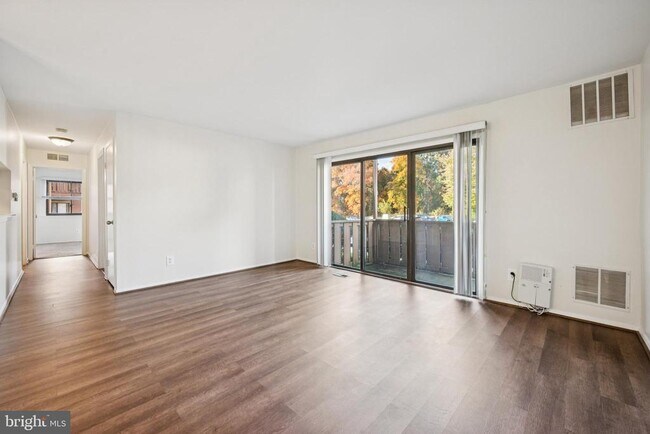 Foto del edificio - 1001 Woodhollow Dr