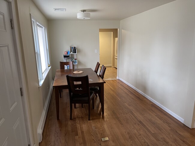 Dining room - 20 Logan Dr