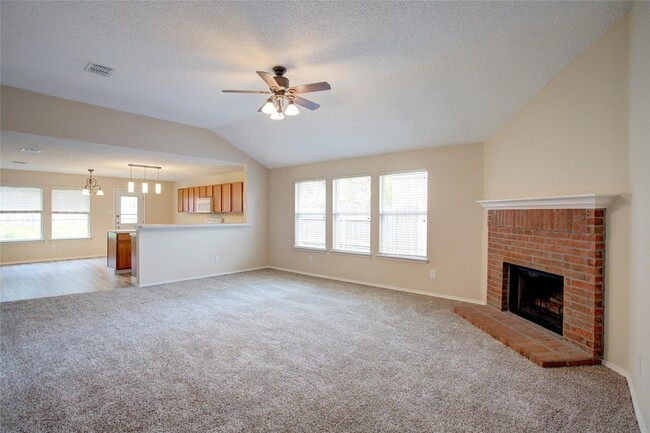 Building Photo - 9345 Goldenview Dr