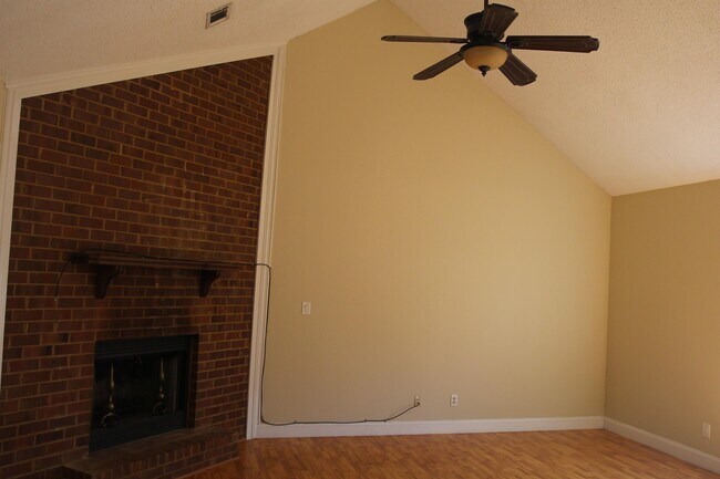 Building Photo - 116 Tocaste Ln