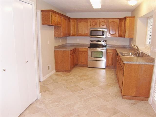 Foto del edificio - 6909 Darton Dr