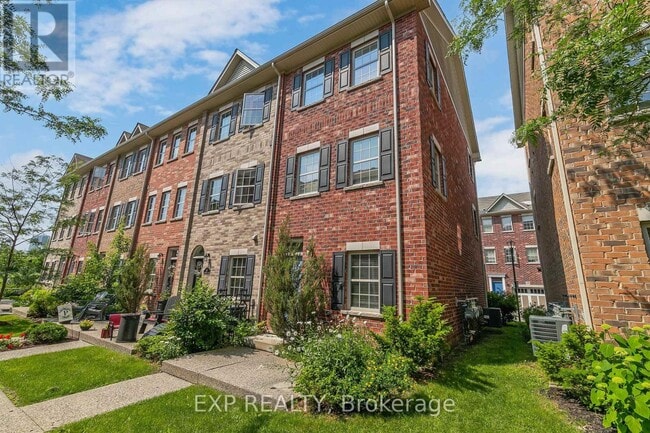 Building Photo - 12 Oxfordshire Ln