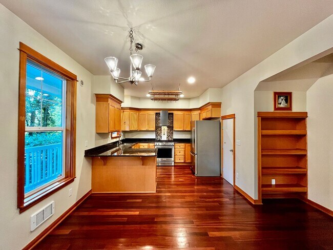 Foto del edificio - Beautiful 4 Bedroom Bainbridge Home Close ...