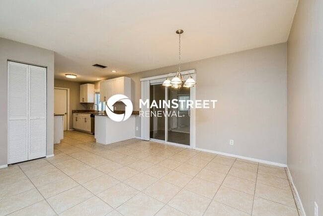 Foto del edificio - 9049 Hamlin Rd W