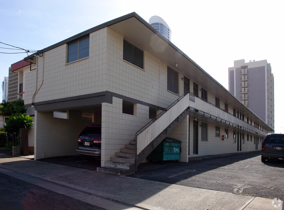 Building Photo - 726 Birch St