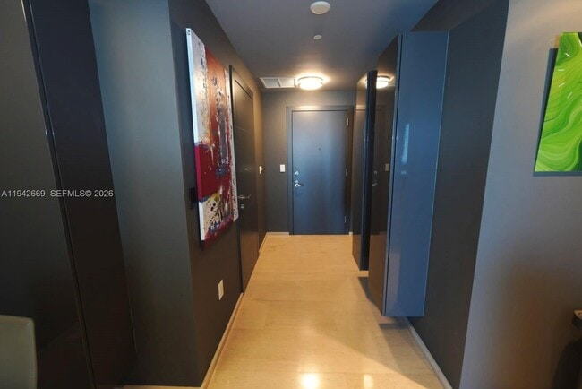 Building Photo - 1060 Brickell Ave