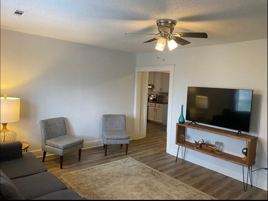 Foto principal - 1429 W Deane St