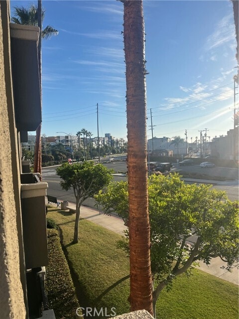 Foto del edificio - 310 Lake St