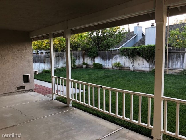 Building Photo - 3 br, 2 bath House - 2041 Stanford Ct
