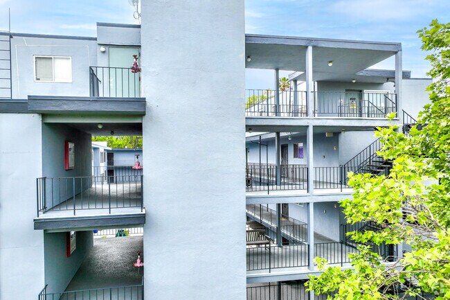 Detalle del edificio - 455 Crescent St Condominiums