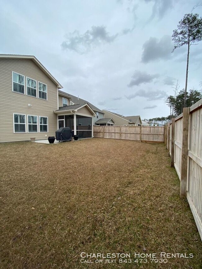 Building Photo - 638 English Oak Cir