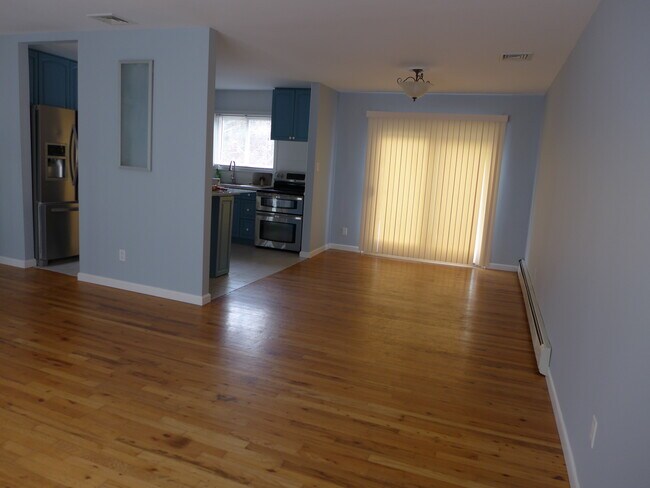 Building Photo - 787 Elmwood Rd