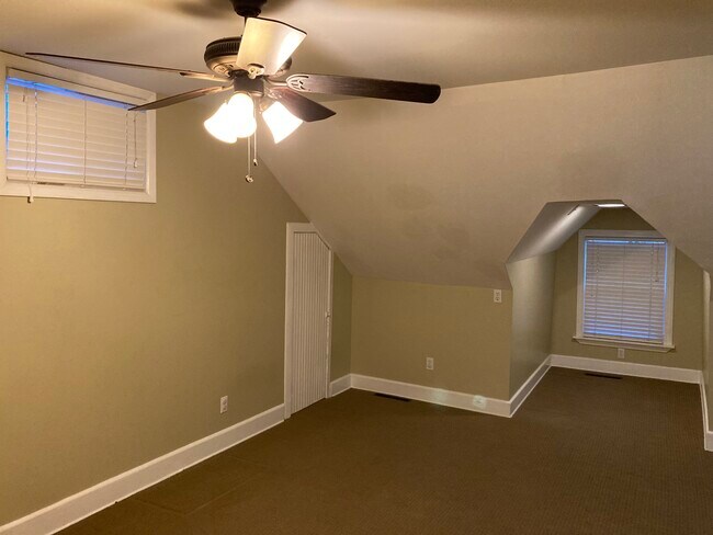 Building Photo - 2322 S 800 E