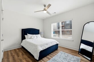 Interior Photo - Abri At West Iris