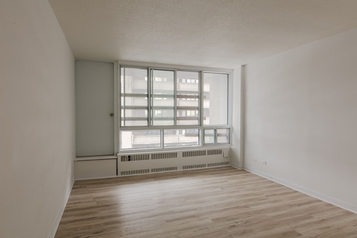 Photo principale - 1975 Maisonneuve Blvd W
