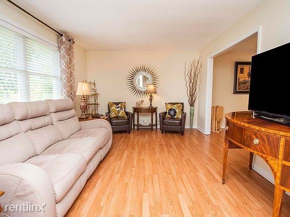Building Photo - 4 br, 3 bath House - 11317 Silver Springs Dr