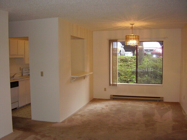 Building Photo - Sylvan Heights Condo