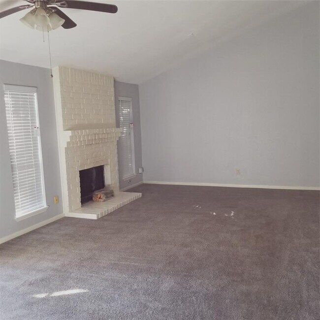 Building Photo - 12711 Sunset Dune Dr