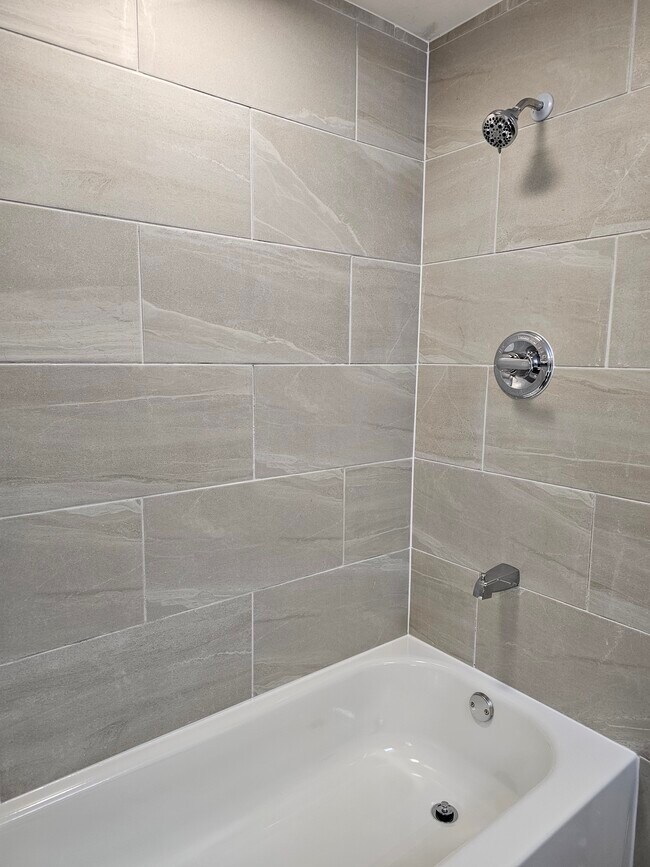 Nueva bañera - 5612 Phillips Ave
