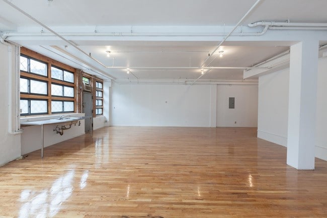 Building Photo - 318 Grand Street