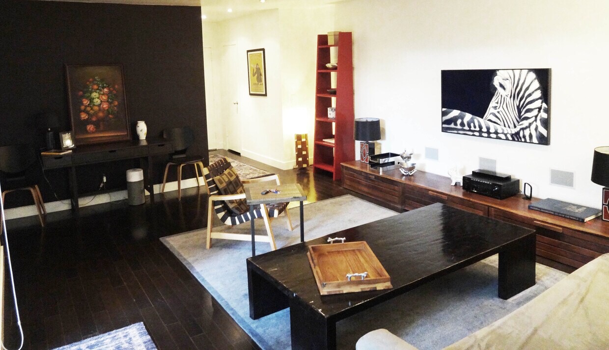 Living room - 1010 Palm Ave