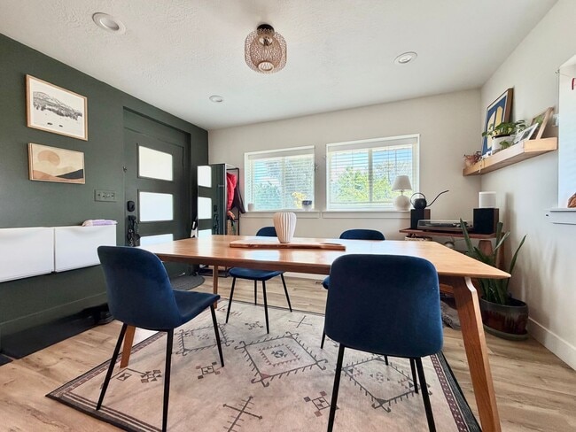 Building Photo - Updated 4-Bedroom Home in Salt Lake City!