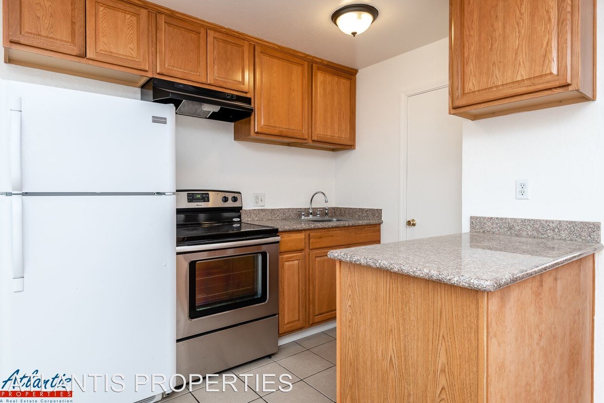 Primary Photo - 351 N 8th St