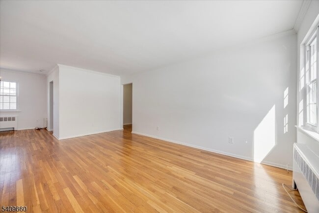 Building Photo - 14 Wedgewood Dr