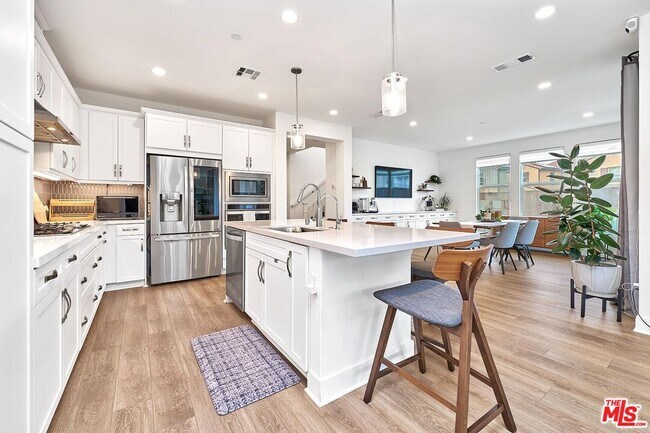 Foto del edificio - 4101 Adishian Wy