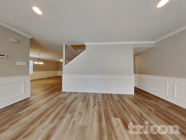 Building Photo - 10710 Terrace Crest