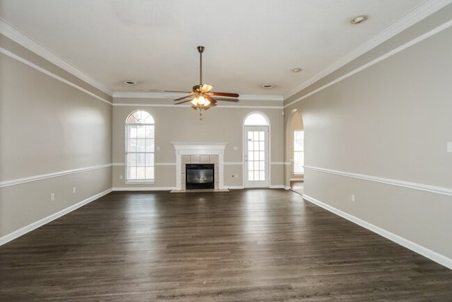 Building Photo - 5363 Autumn Forrest Dr