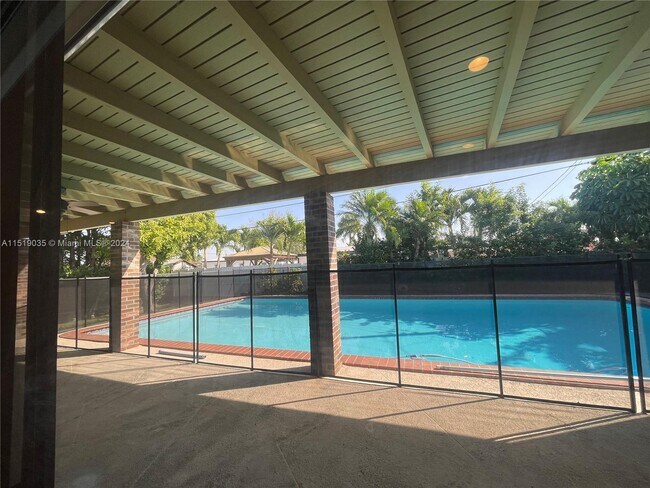 Foto del edificio - 5915 SW 113th Pl