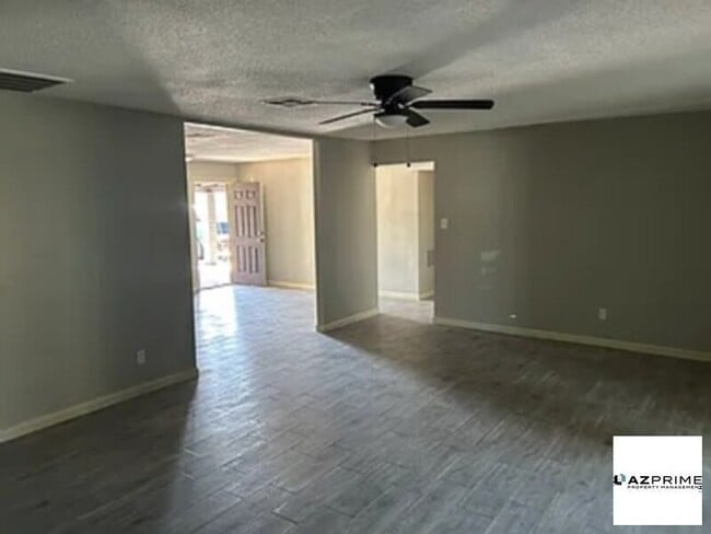 Foto del edificio - W Avalon Dr