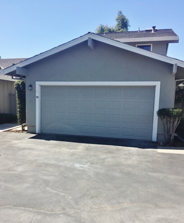 30 Donnas Ln Unit 30, Hollister, CA 95023 Condo for Rent in Hollister