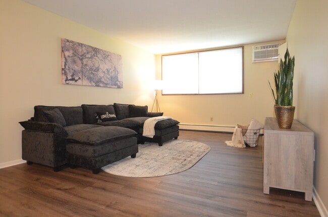 Roseville Terrace Bedroom Apartments for Rent Roseville, MN