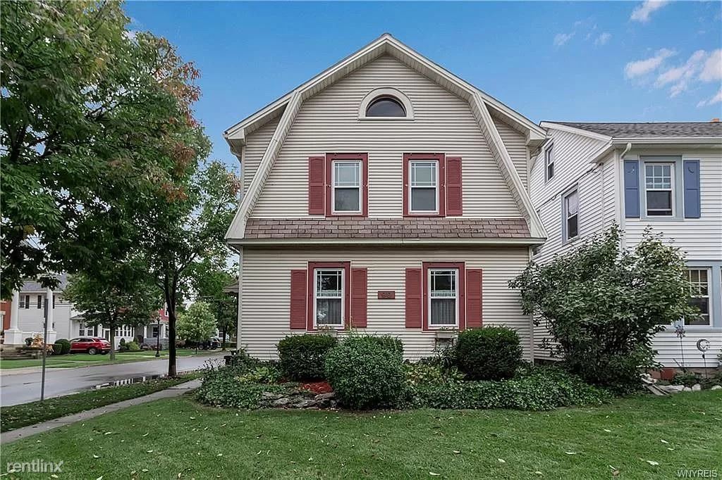 Building Photo - 3 br, 2 bath House - 99 W Hazeltine Ave