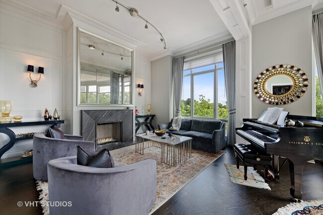 Foto del edificio - 2550 N Lakeview Ave