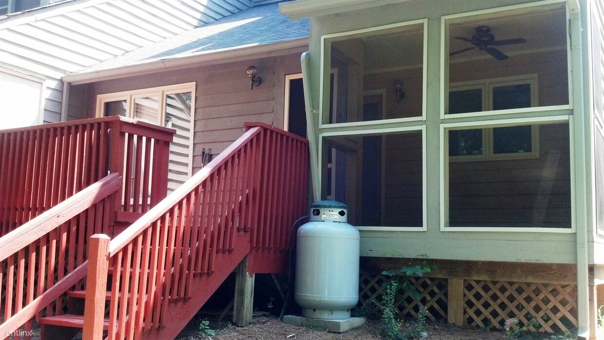 Building Photo - 3048 Laurel Springs Dr
