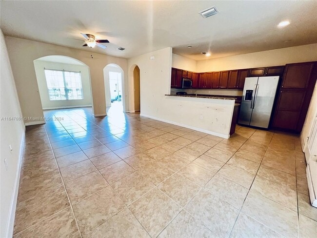 Building Photo - 9380 SW 170th Passage