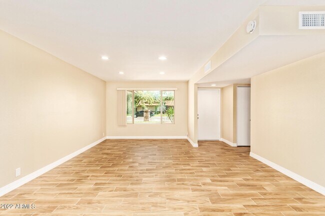 Foto del edificio - 5320 E Hearn Rd