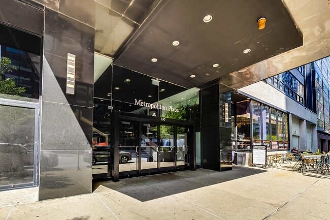 Foto del edificio - 130 S Canal St